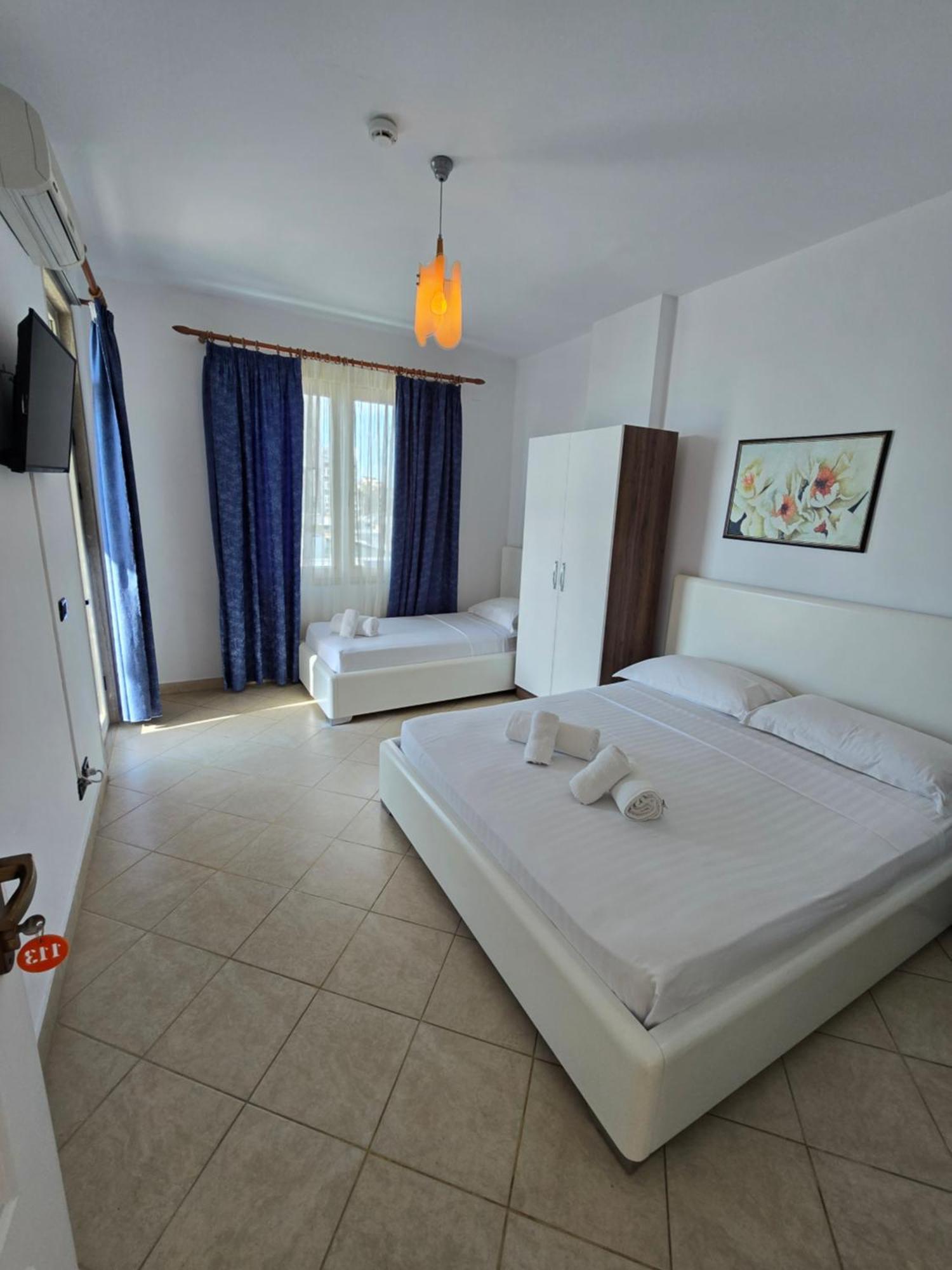 Blue Amr Hotel Shkallnur ภายนอก รูปภาพ